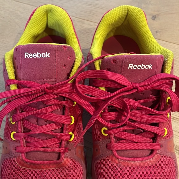 Reebok Pink and yellow running shoe - Picture 7 of 7